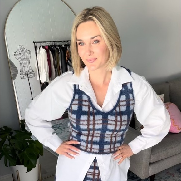 @jilliennesander LIVE NOTIFICATION! LIKE THIS POST TO BE NOTIFIED 💖😘 - Picture 3 of 7